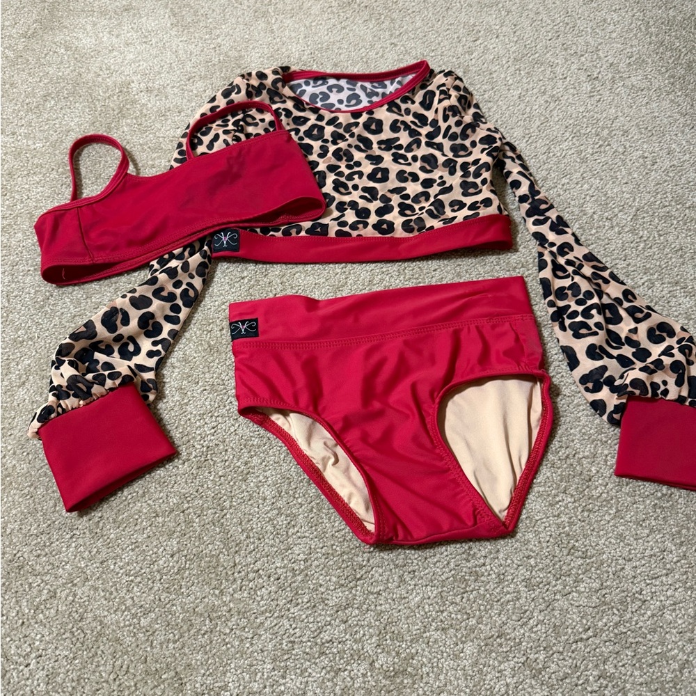 Kandi Kouture cheetah set 7/8 NWOT